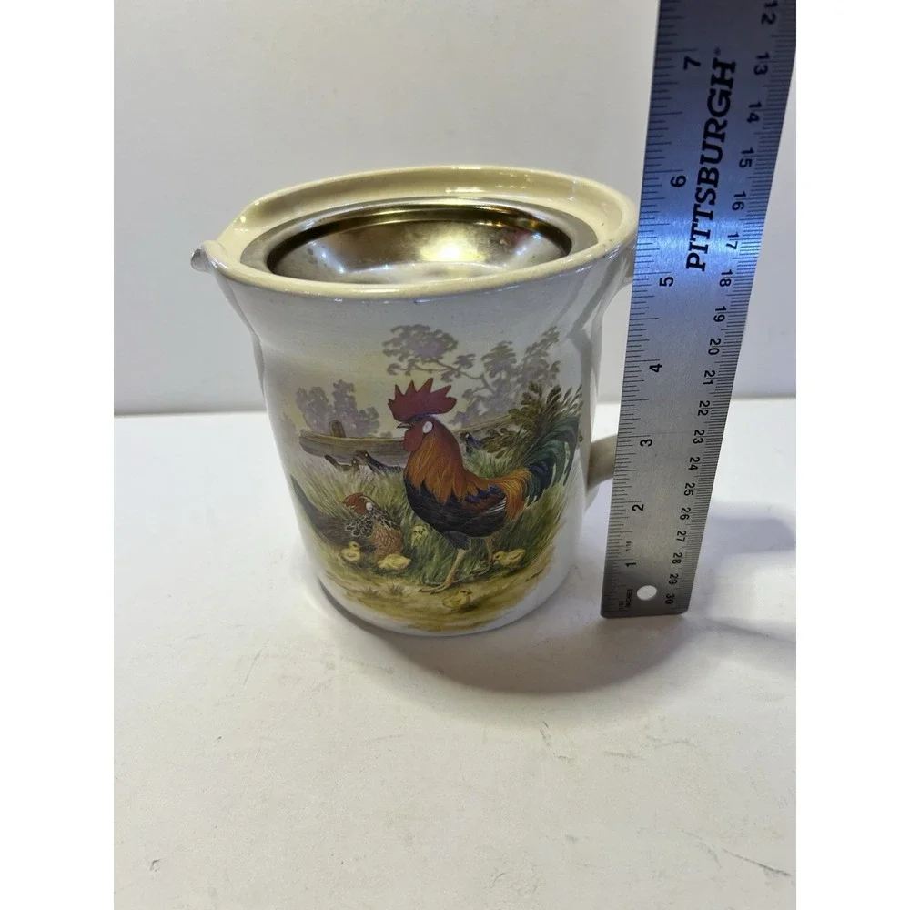 Shakers And Thangs Pottery this vintage